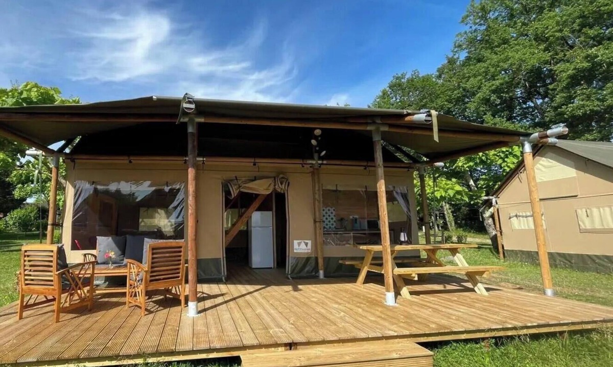 Devillac House | ZEcamping 3* piscine chiens acceptés locatif BBQ 72m2 5 pers