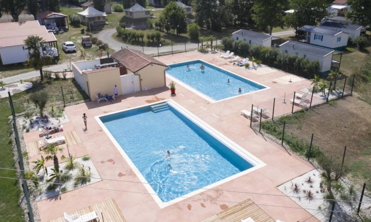 Mazeres Ski Chalet | ZEcamping 3* piscine chalet BBQ clim 30m2 4 pers