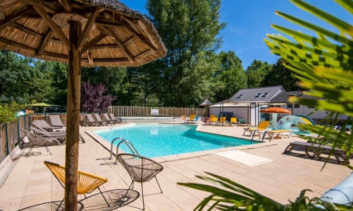 Florac House | ZEcamping 3* piscine chauffée dog friendly animations locatif clim