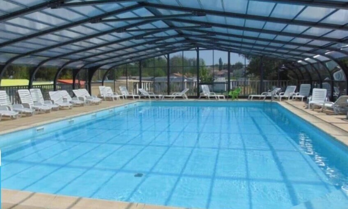 Avrille Cabin | ZEcamping 3* piscine couverte animations locatif 16m2 4 pers
