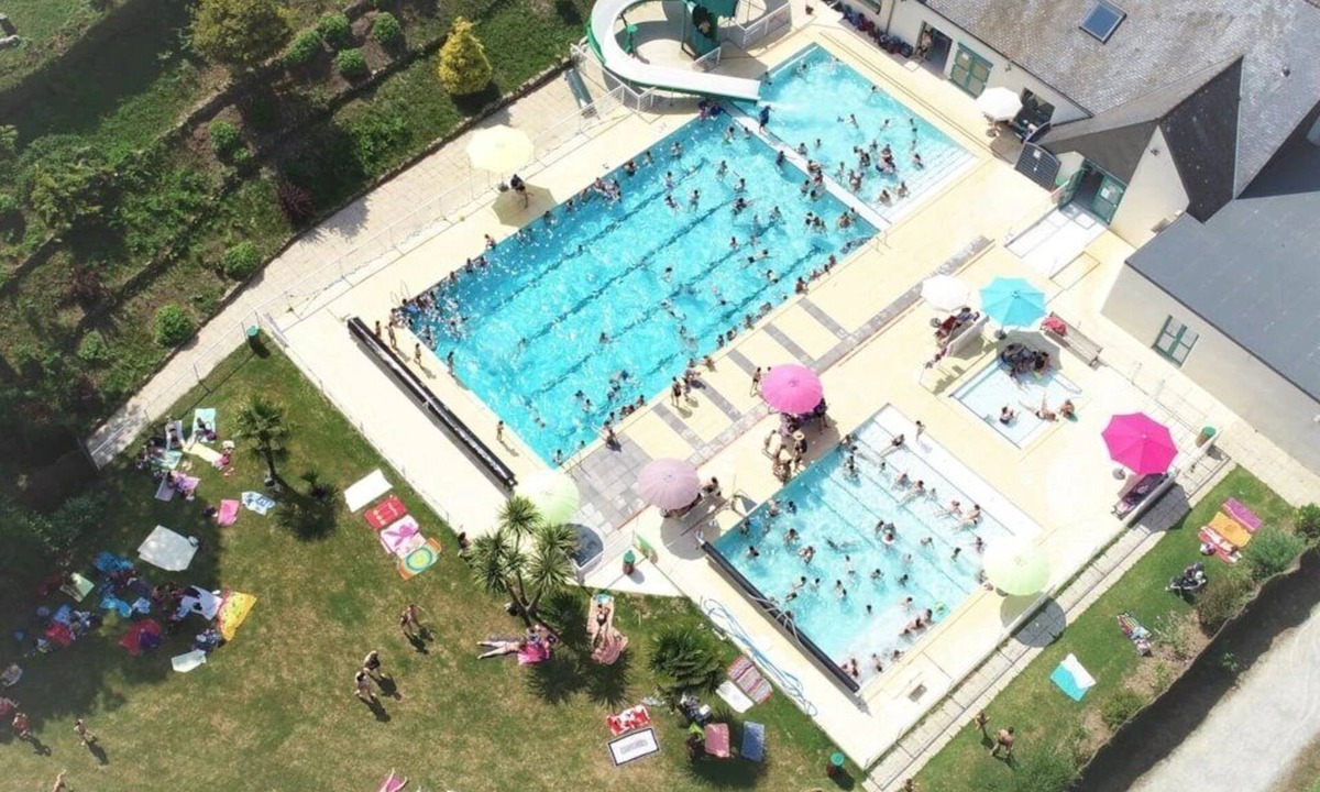 Merdrignac House | ZEcamping 3* piscine chauffée locatif TV BBQ 50m2