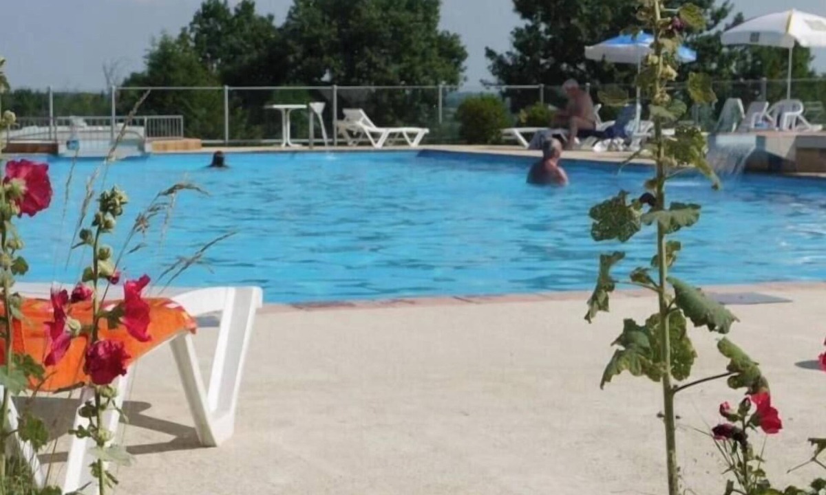 Devillac House | ZEcamping 3* piscine pet friendly locatif BBQ 55m2 4 pers