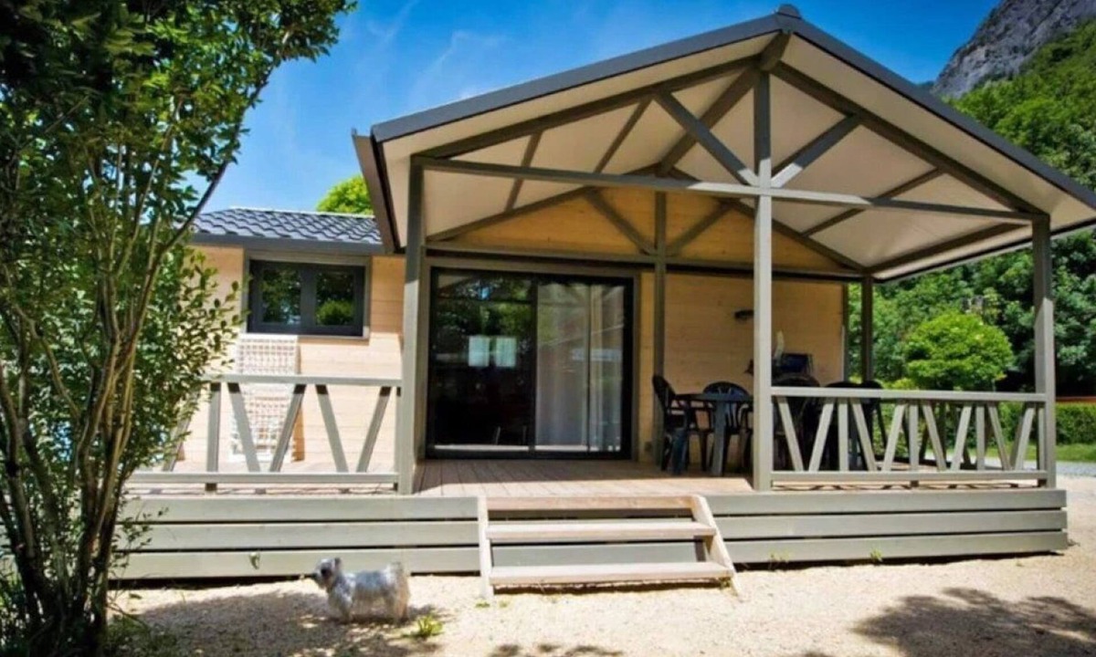 Le Bourg-d'Oisans Ski Chalet | ZEcamping 4 étoiles animé dog friendly chalet LV BBQ 35m2