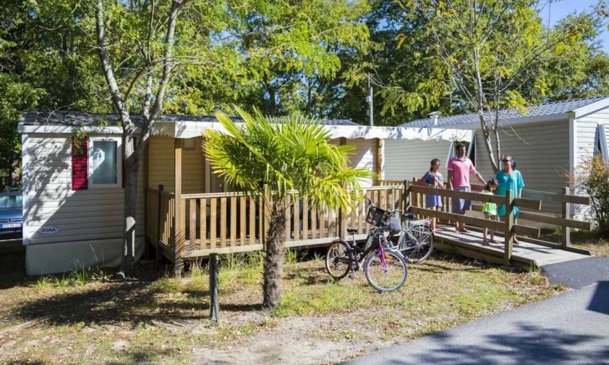 Claouey House | ZEcamping 4 étoiles familial parc aquatique mobil-home 28m2