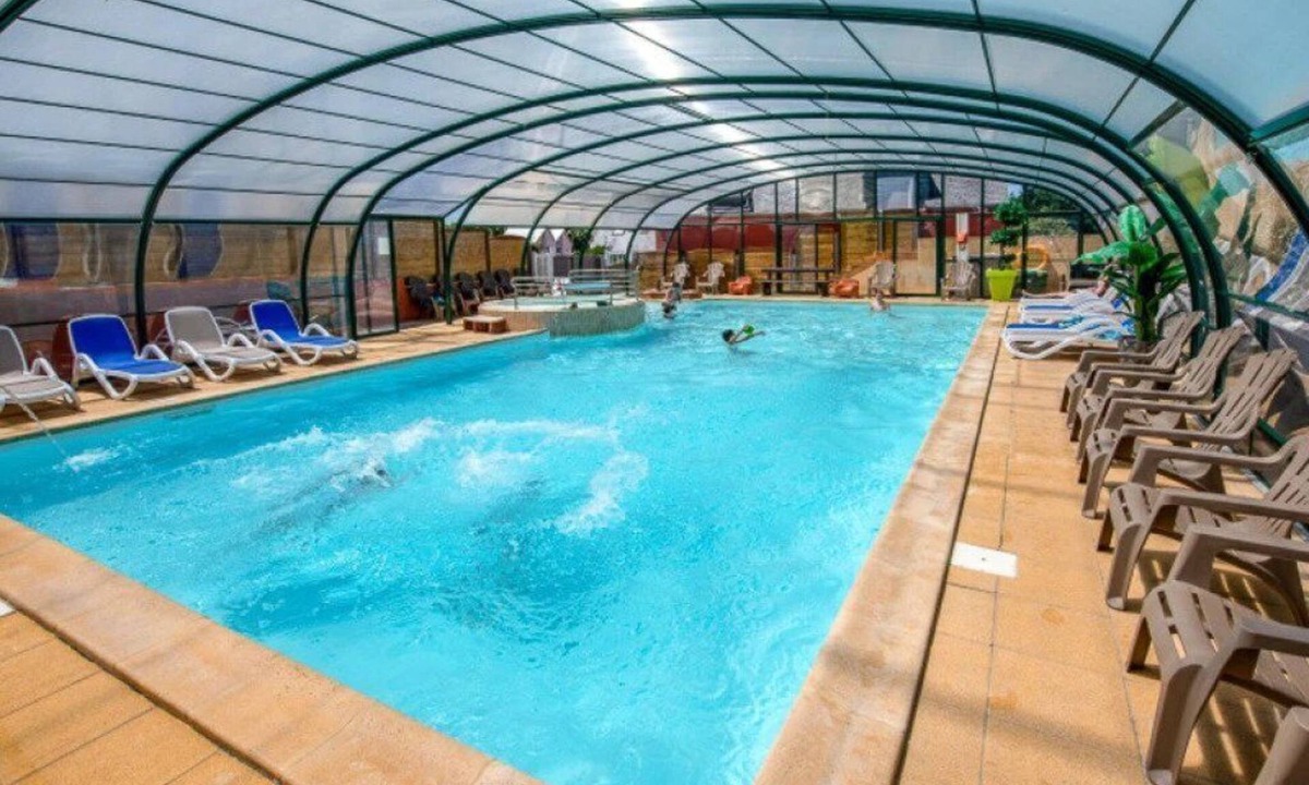 Plomodiern House | ZEcamping 4 étoiles tente TV LV 27m2