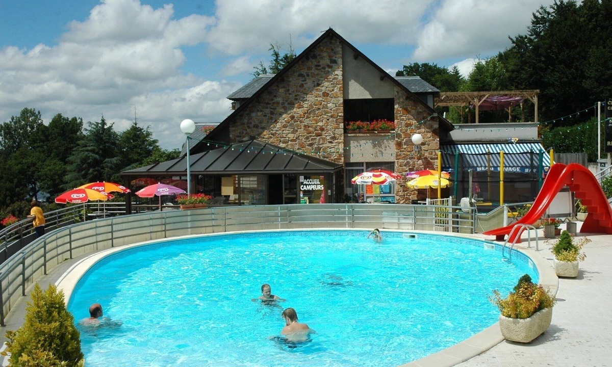 Salles-Curan House | ZEcamping 4* animé piscine chauffée chiens acceptés mobil-home clim