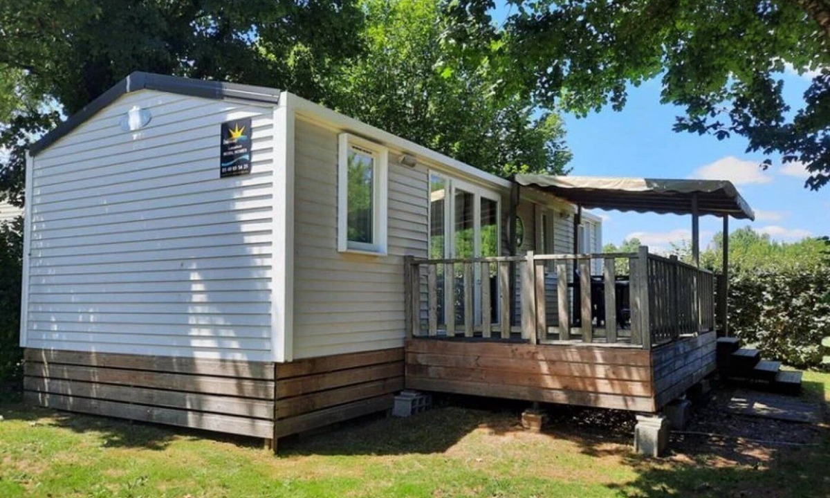 Secondigny House | ZEcamping 4* animé piscine chauffée mobil-home TV LV BBQ 37m2 8 pers