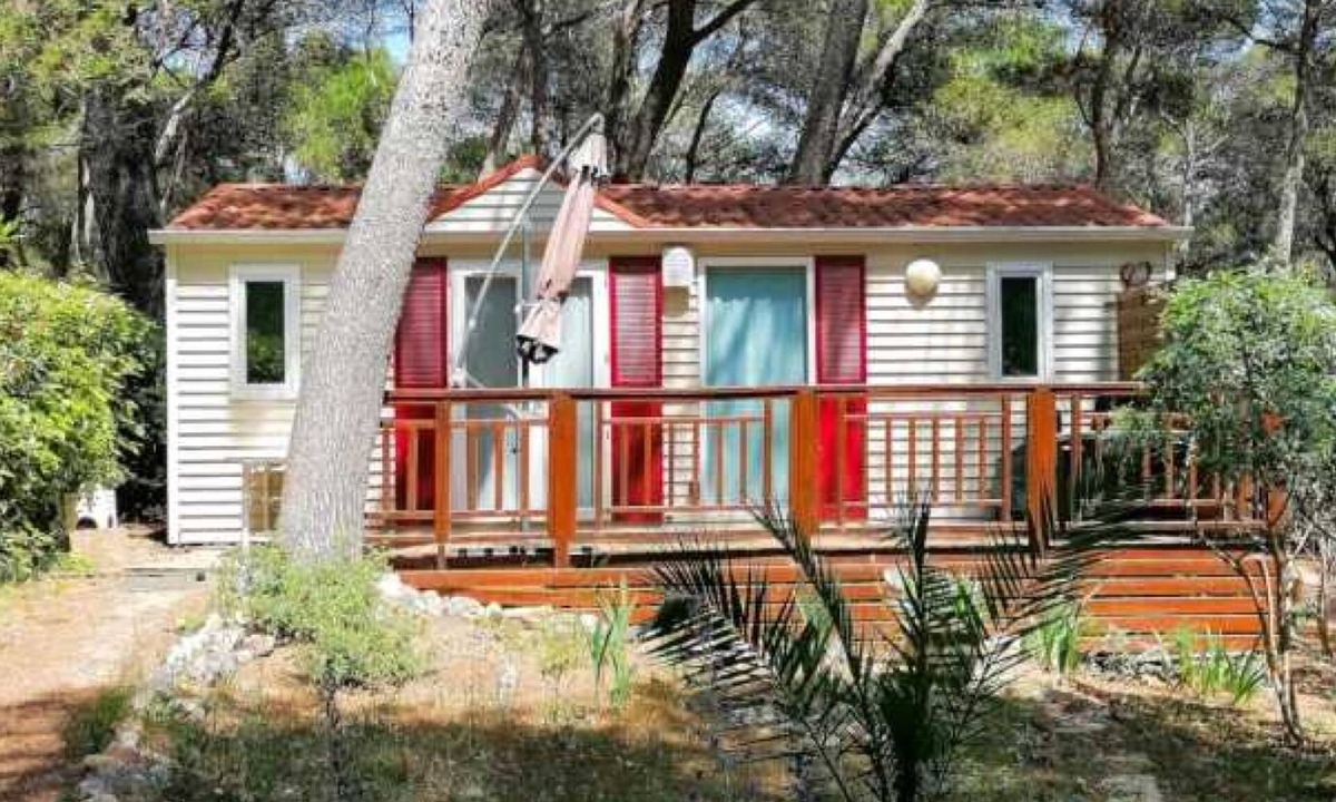 Castelnau-de-Guers House | ZEcamping 4 étoiles piscine dog friendly mobil-home TV 30m2 4 pers