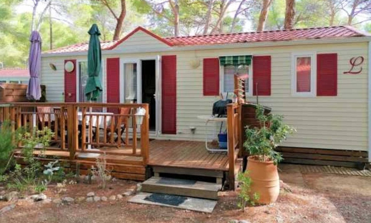 Castelnau-de-Guers House | ZEcamping 4 étoiles piscine mobil-home TV 32m2 4 pers
