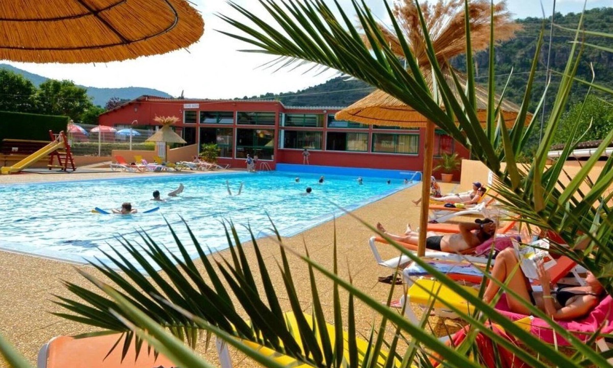 Saint-Rome-de-Tarn House | ZEcamping 4 étoiles animé piscine chiens acceptés chalet TV clim