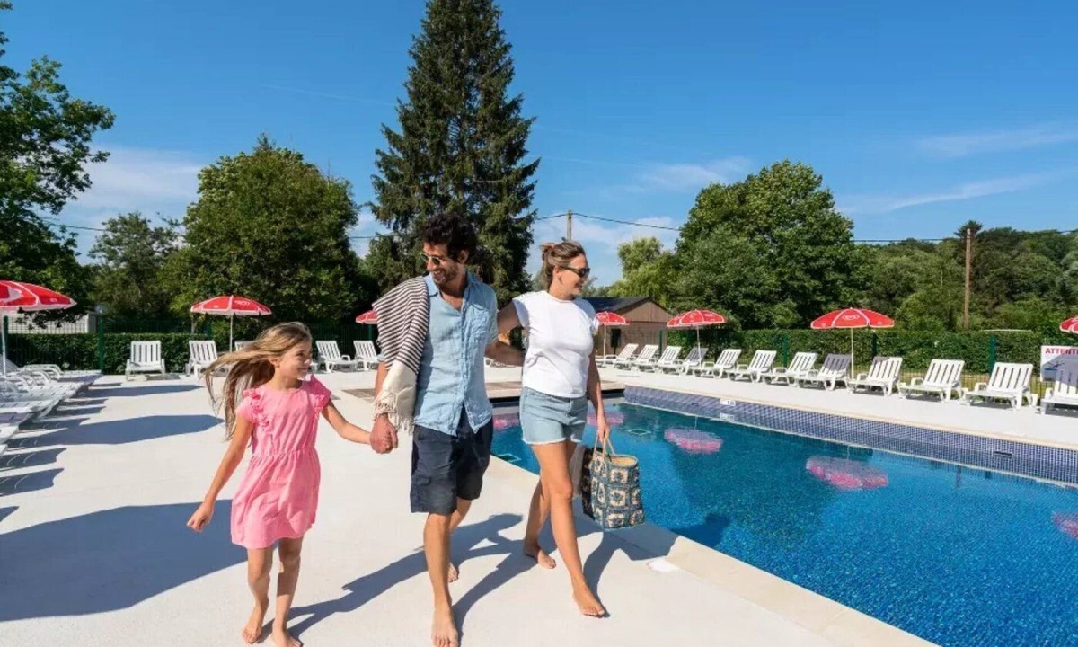 Nesles-la-Vallee House | ZEcamping 4* piscine chauffée animaux acceptés mobil-home BBQ 27m2