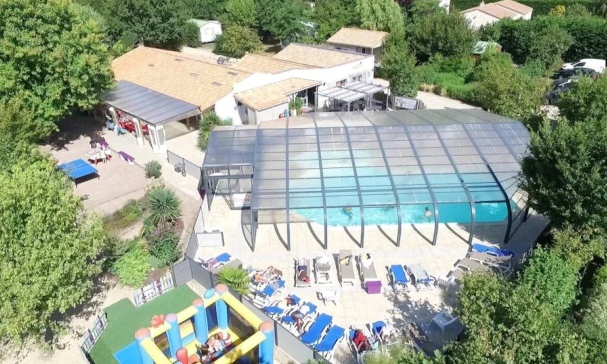 Apremont House | ZEcamping 4* piscine couverte dog friendly mobil-home TV LV BBQ 34m2