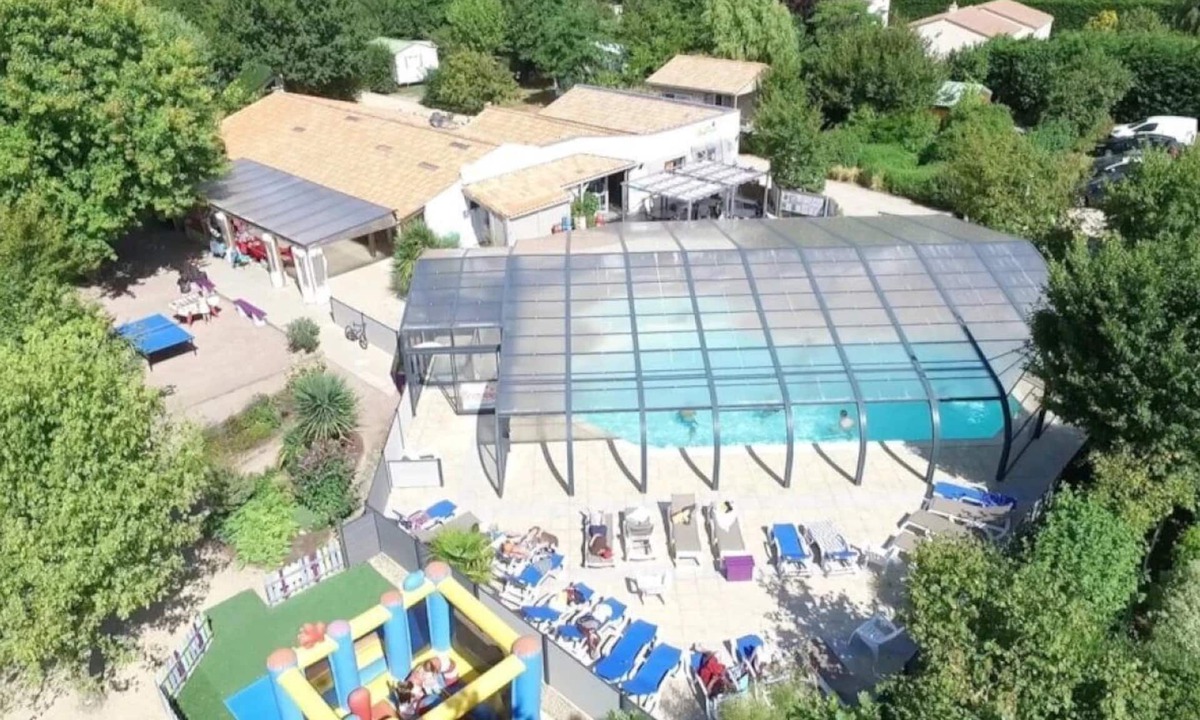 Apremont House | ZEcamping 4* piscine couverte dog friendly jacuzzi mobil-home BBQ 24m2