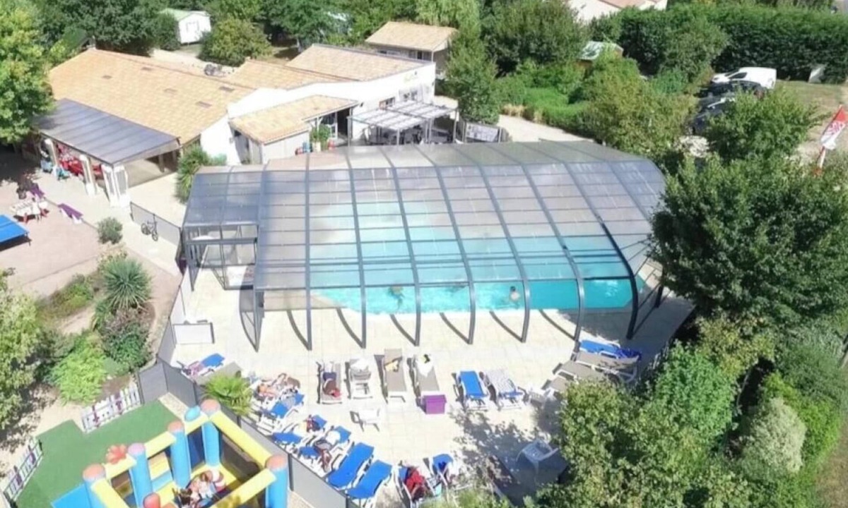 Apremont House | ZEcamping 4* piscine couverte chiens acceptés tente BBQ 17m2 4 pers