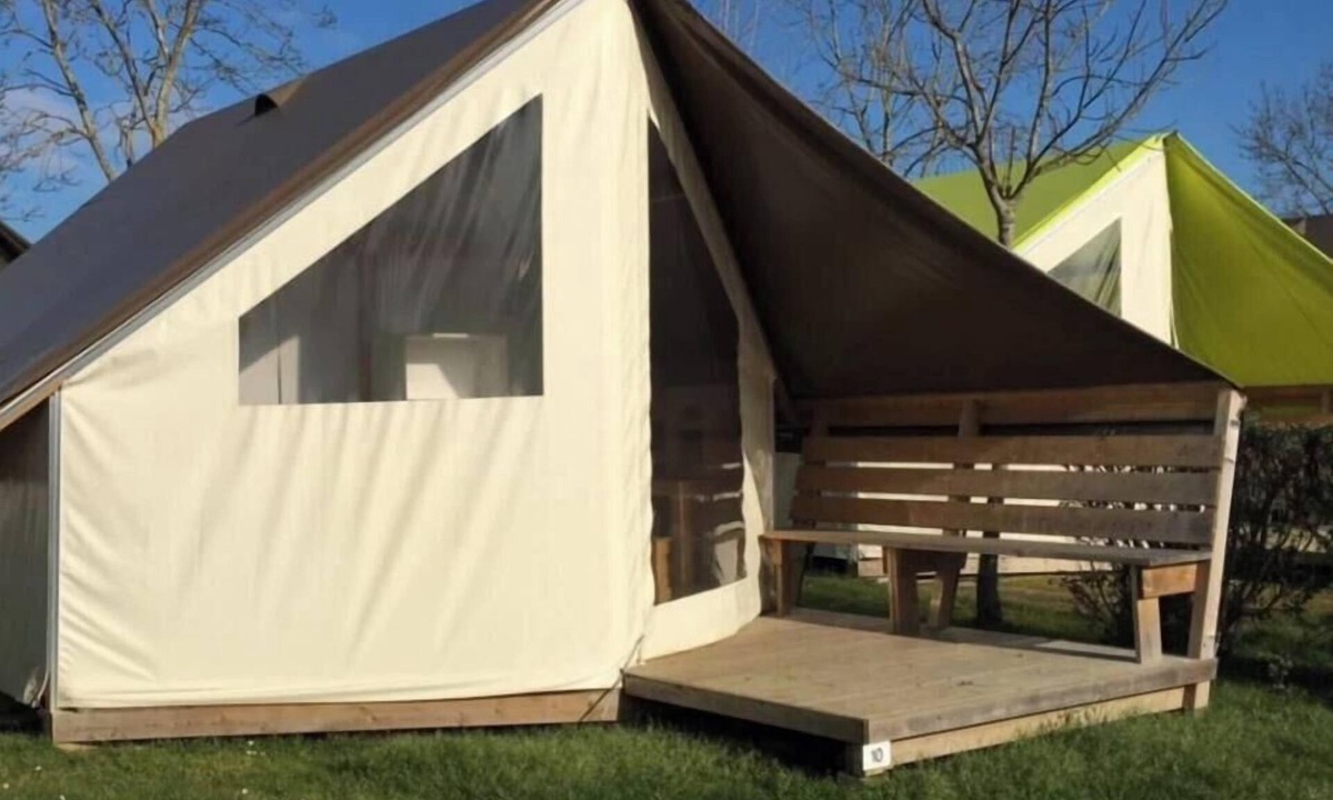 Angles House | ZEcamping 4* piscine couverte chiens acceptés animations tente BBQ