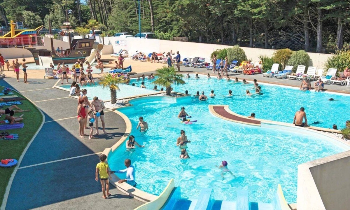 Brem Sur Mer House | ZEcamping 5 étoiles 600m plage parc aquatique pet friendly sauna