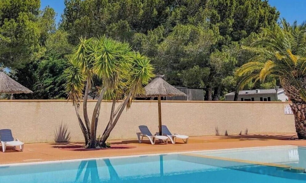 Sigean House | ZEcamping 3 étoiles piscine chauffée animaux acceptés roulotte 15m2