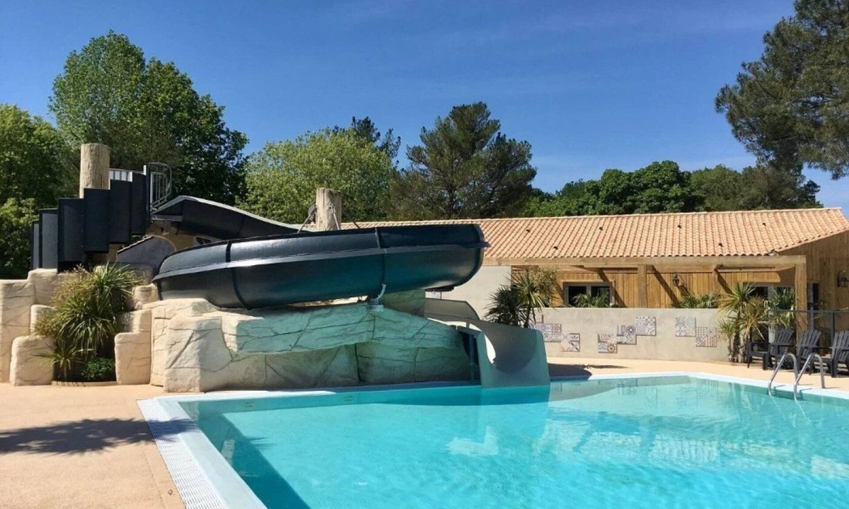 Saint-Hilaire-de-Riez House | ZEcamping 4* familial piscine couverte chiens acceptés locatif TV 29m2