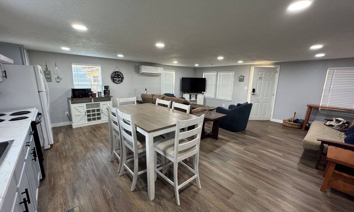 Graford House | Zeke’s Retreat - Possum Kingdom - Rocker B Ranck