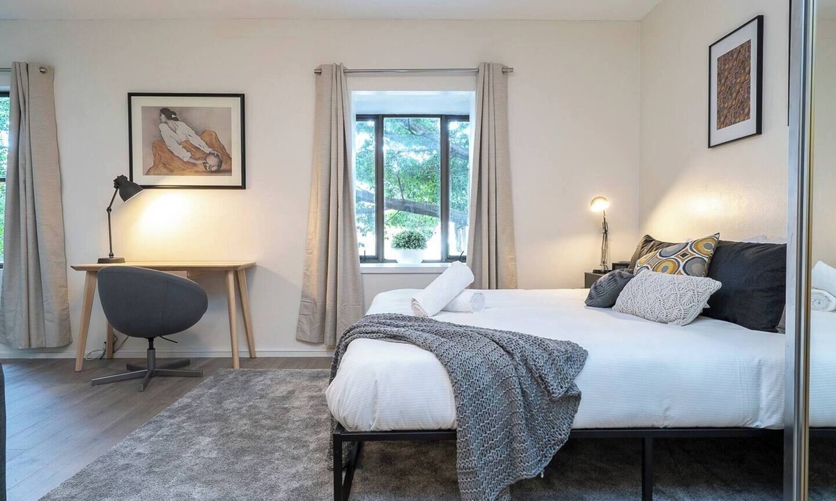 Chippendale Apartment | Zen Boutique A Well connected Studio with Parking