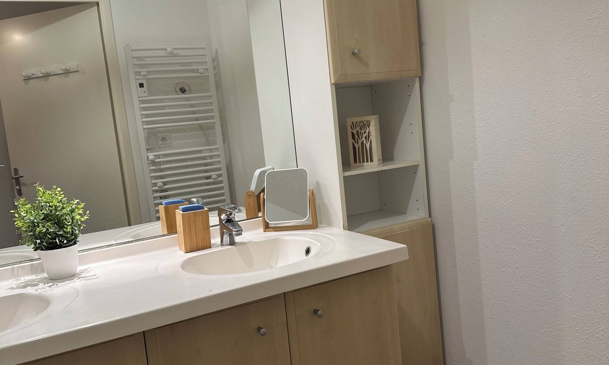 Grenade-sur-Garonne Apartment | Zen & chic