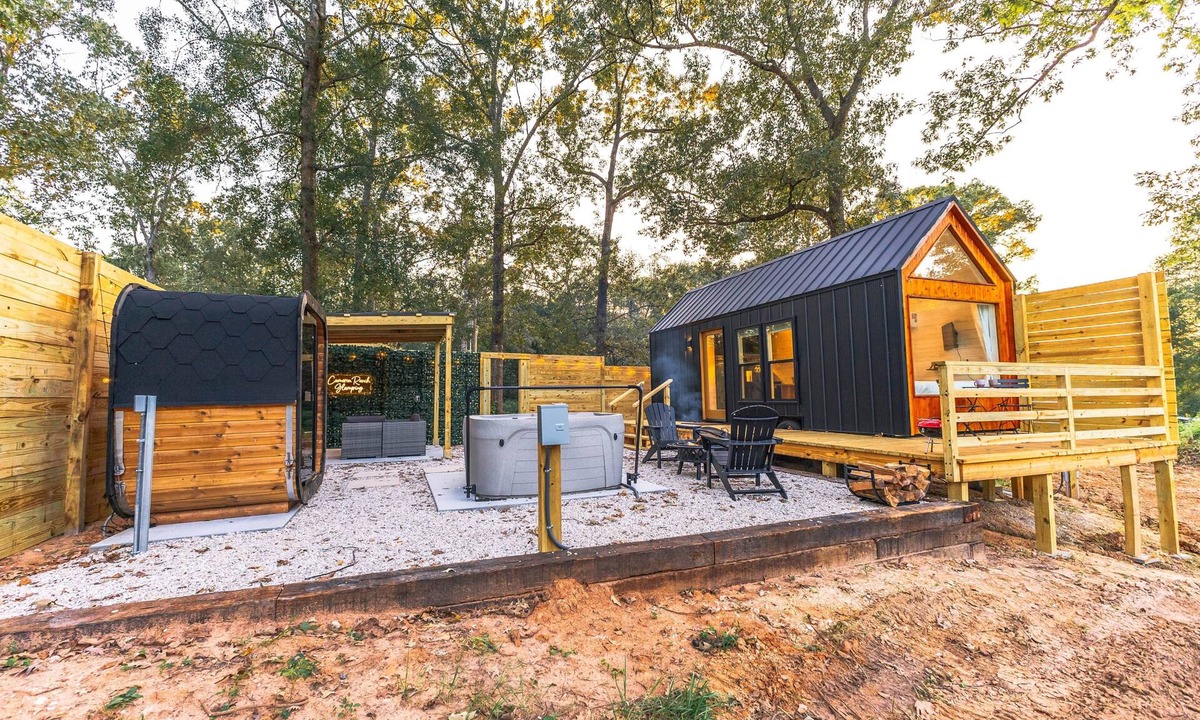 Coldspring House | Zen Den Cabin (Houston)
