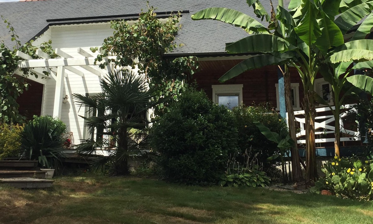 La Gacilly Apartment | Zen studio in a large charming wooden house