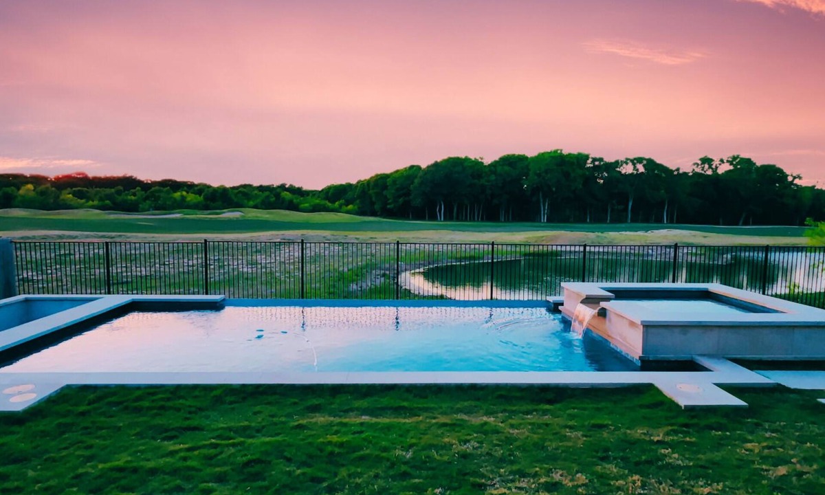 Shadow Glen House | Zen Sunsets Heated Pool, Spa, Theater, Gym: 20 Mins to Downtown Austin Sleeps 8