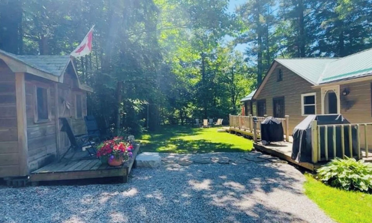 Minden Cottage | ZenDen is a place to relax, unwind and let the stress of the city behind you.