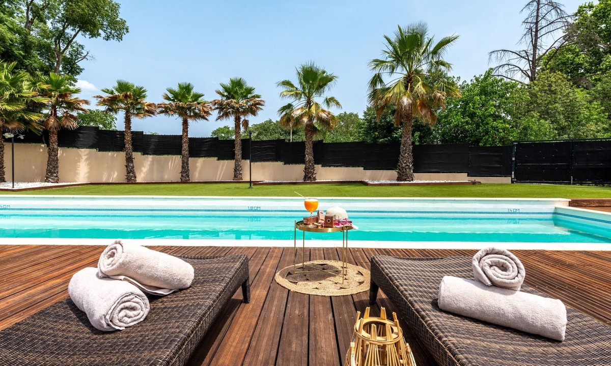 Juvignac Hotel | Zenitude Hotel la Valadière, an Ascend Collection Hotel