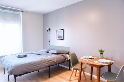 Saint-Quentin Apartment | ZenkaSerenity-Ferme paisible Centre CHU-wifi-pro