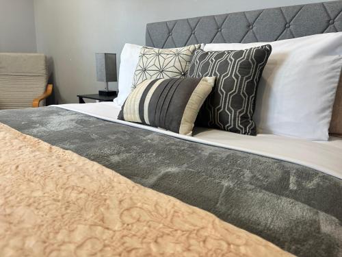 East Meadow House | ZenOasis pvt BedBath Studio by NUMC