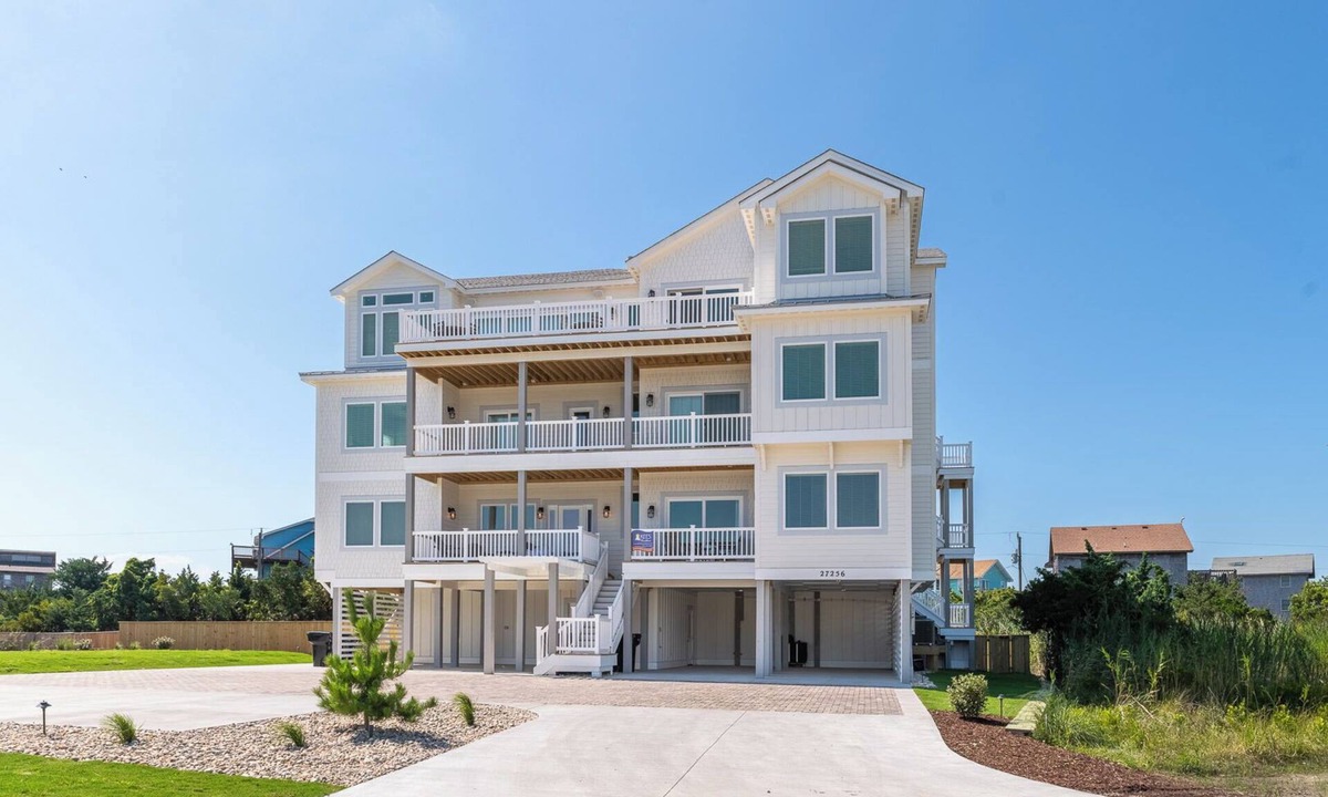 Salvo House | Zensation - Close to the beach + Pets stay free + Private Pool