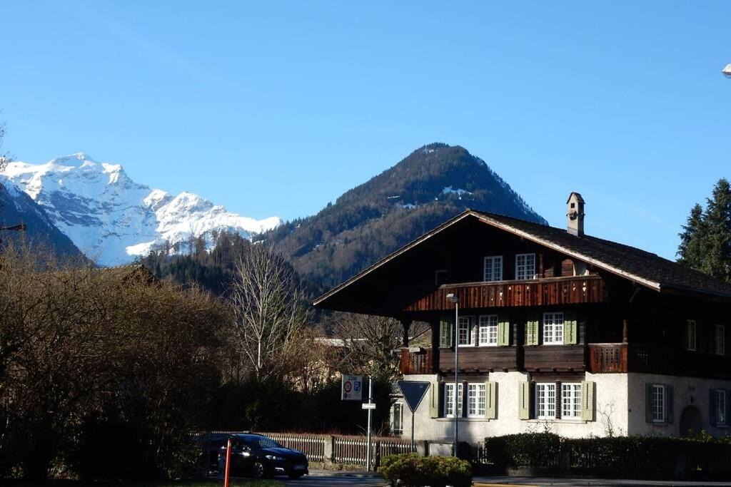 Central Interlaken Apartment | Zentral gelegene Wohnung mit grossem Garten