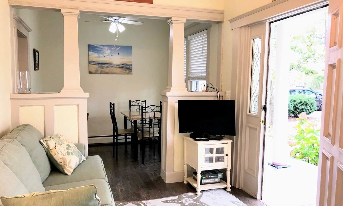 Ocean Grove Apartment | Zephyr Retreat (Apt 3) - Park View