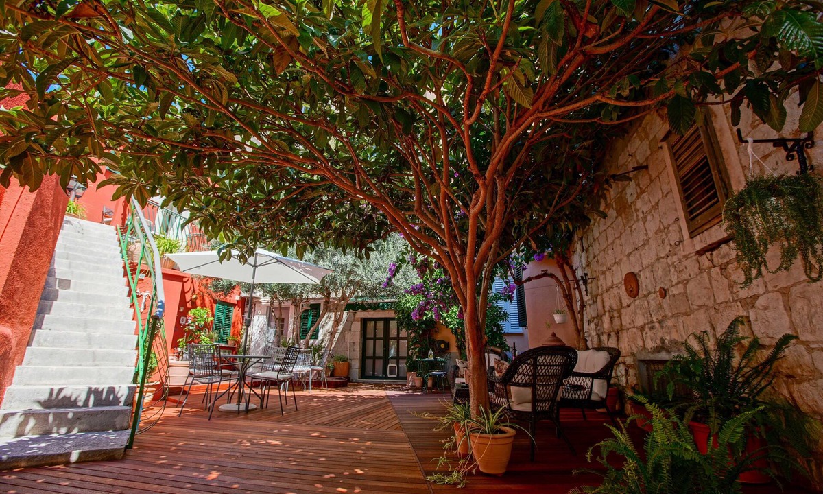 Split House | Zephyrus Boutique Accommodation