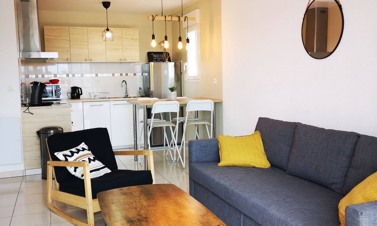 Villenave-d'Ornon Apartment | Zero stress Bordeaux | T2 calm + 2parkings +Wifi