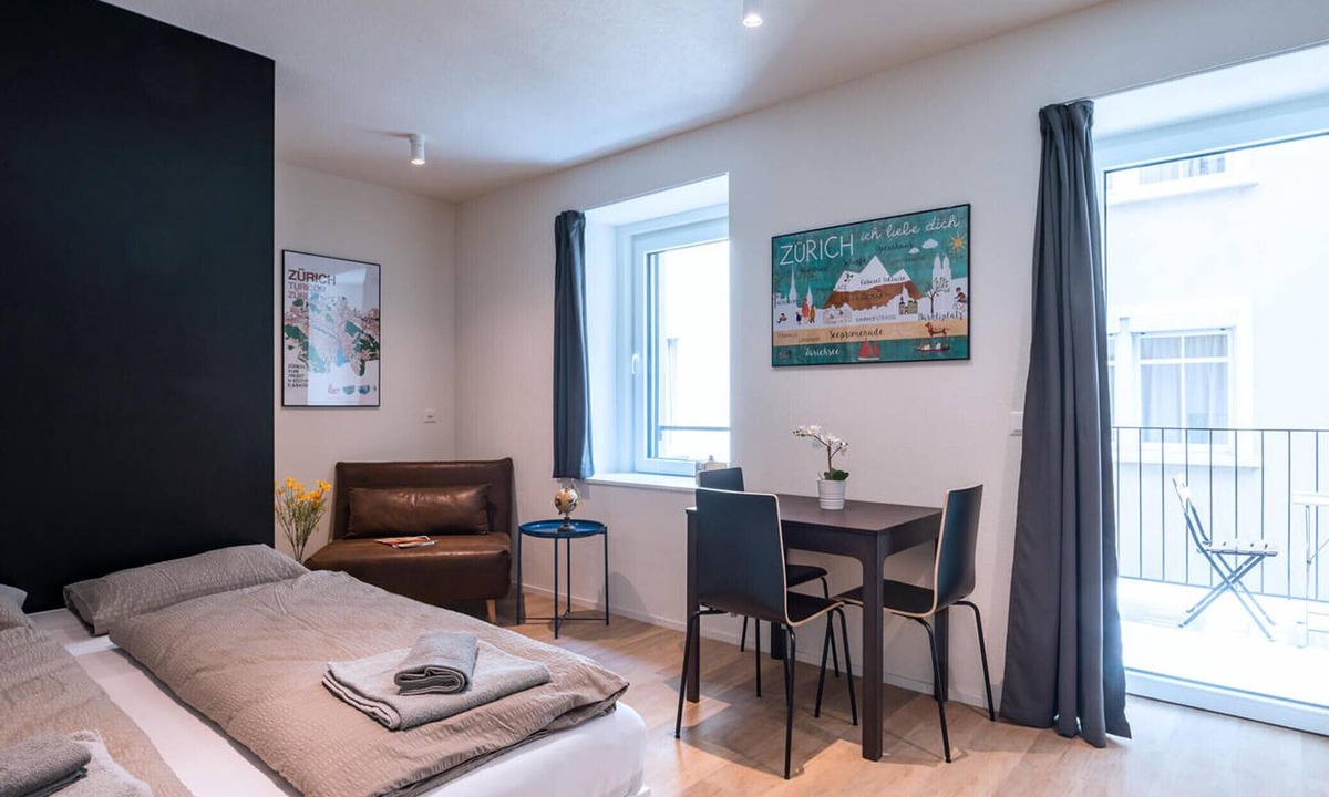 Center Apartment | ZH Anna I - HITrental Central Station Apartments