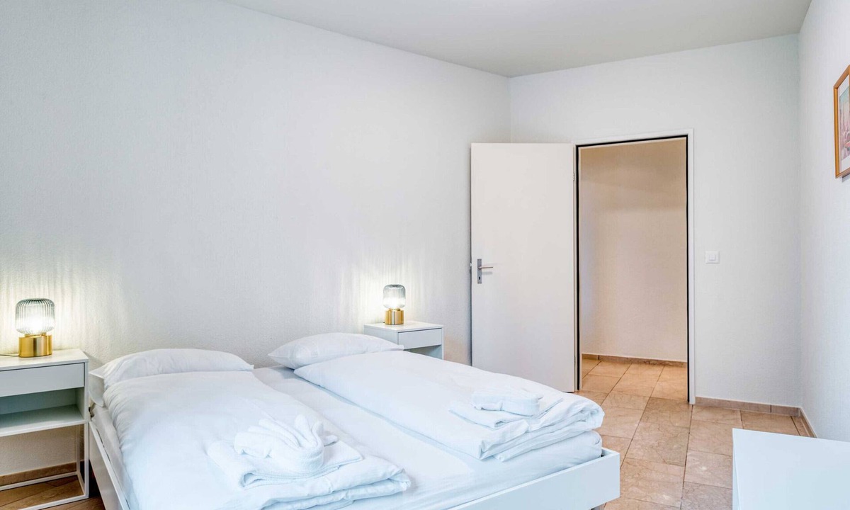 Sihlfeld Apartment | ZH Gold 1 - HITrental Apartment