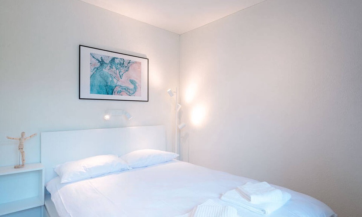 Hirslanden Apartment | ZH Tibia 2 - Riesbach HITrental Apartments