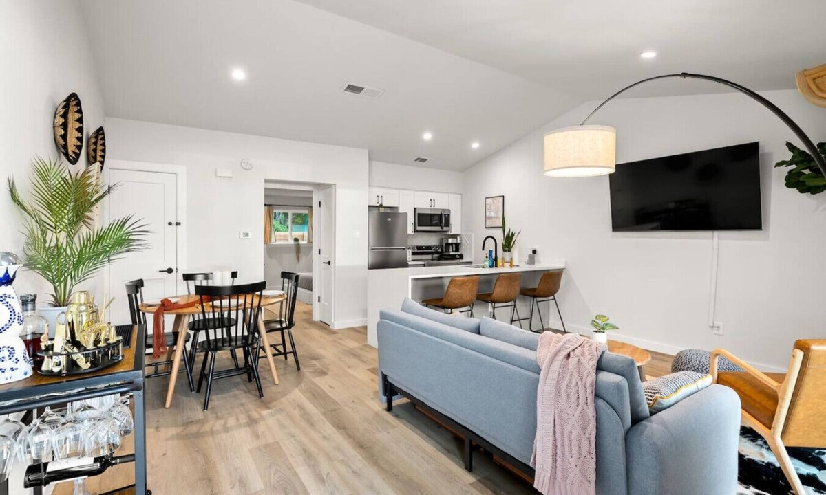 Barton Hills House | Zilker Haus Bungalow, Walk to Zilker