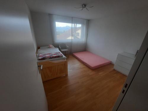 Goldingen Bed & Breakfast | Zimmer 2, Haus der Begegnung