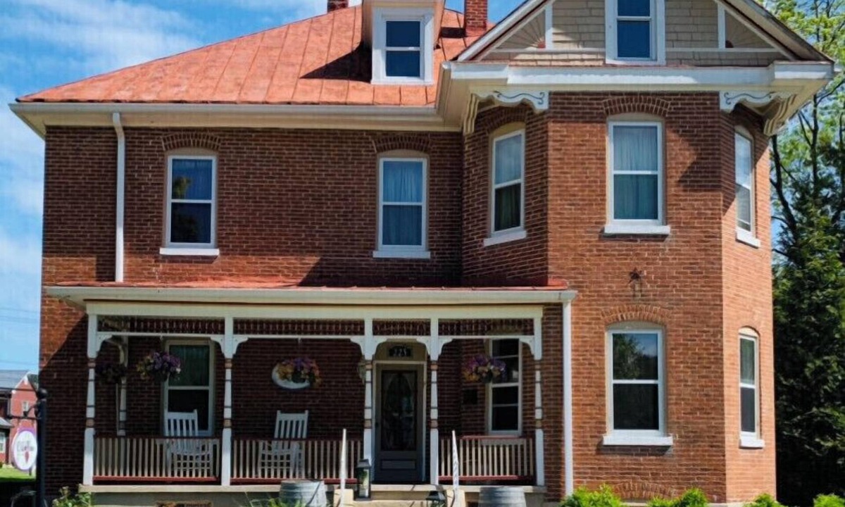 Hermann Bed & Breakfast | Zinfandel Room - Old Vine Bed & Breakfast