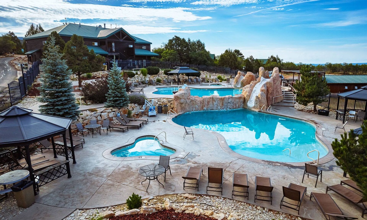 Zion National Park East Entrance Hotel | Zion Ponderosa Ranch Resort