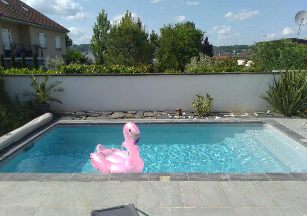 Brive-la-Gaillarde Bed & Breakfast | Zola Guesthouse