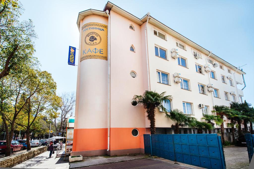 Lazarevskoye Hotel | Zolotoe Runo