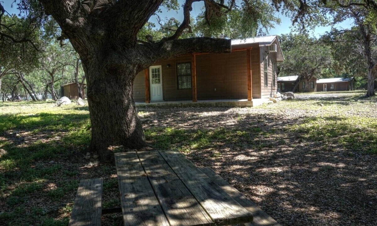 Utopia Cabin | Zubers - CA -D Cabin D