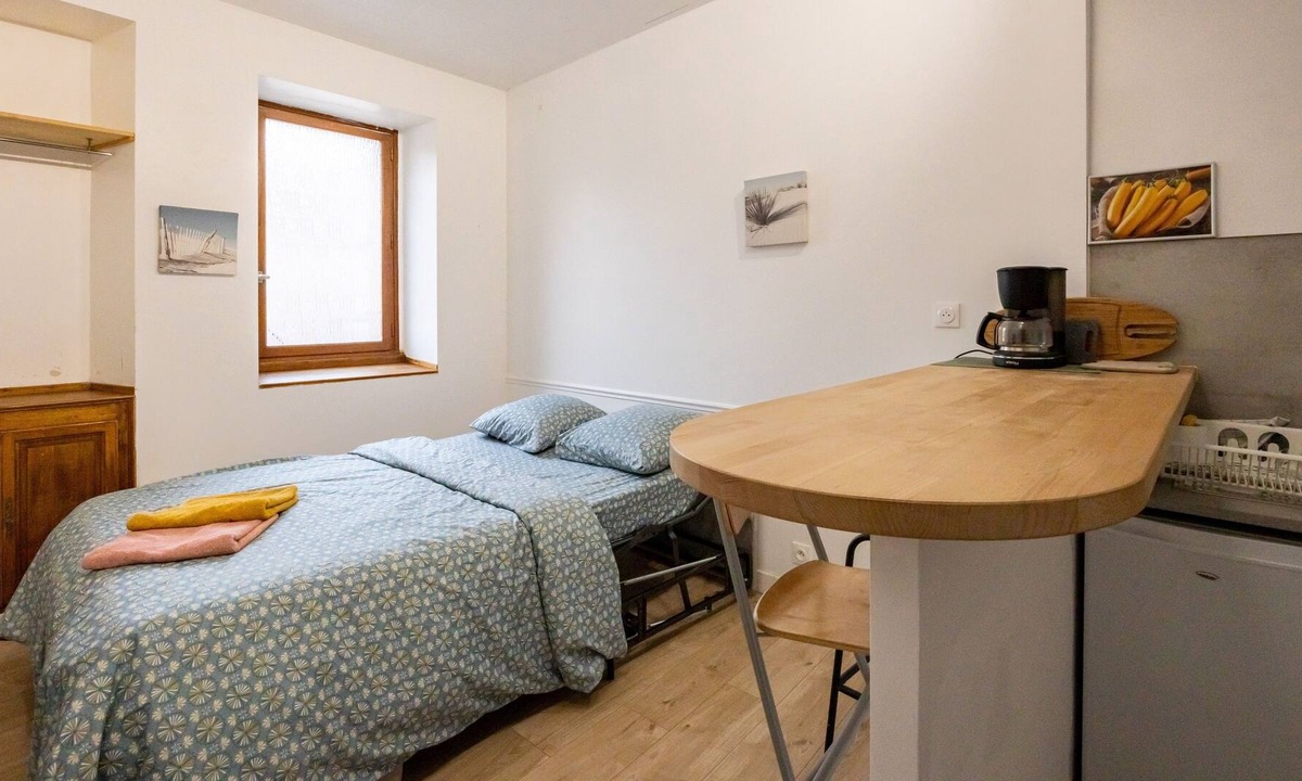 Villemur-sur-Tarn Apartment | Zucchini - Studio Apartment, Sleeps 2