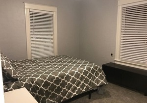 1-2 bedroom cottage apartment across from Lake Eola Downtown