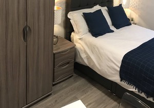 1 Bed studio great for Business